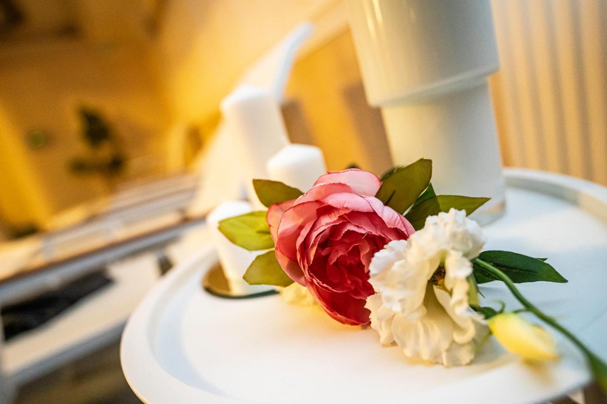 Hotel Arkadia Royal วอร์ซอ ภายนอก รูปภาพ