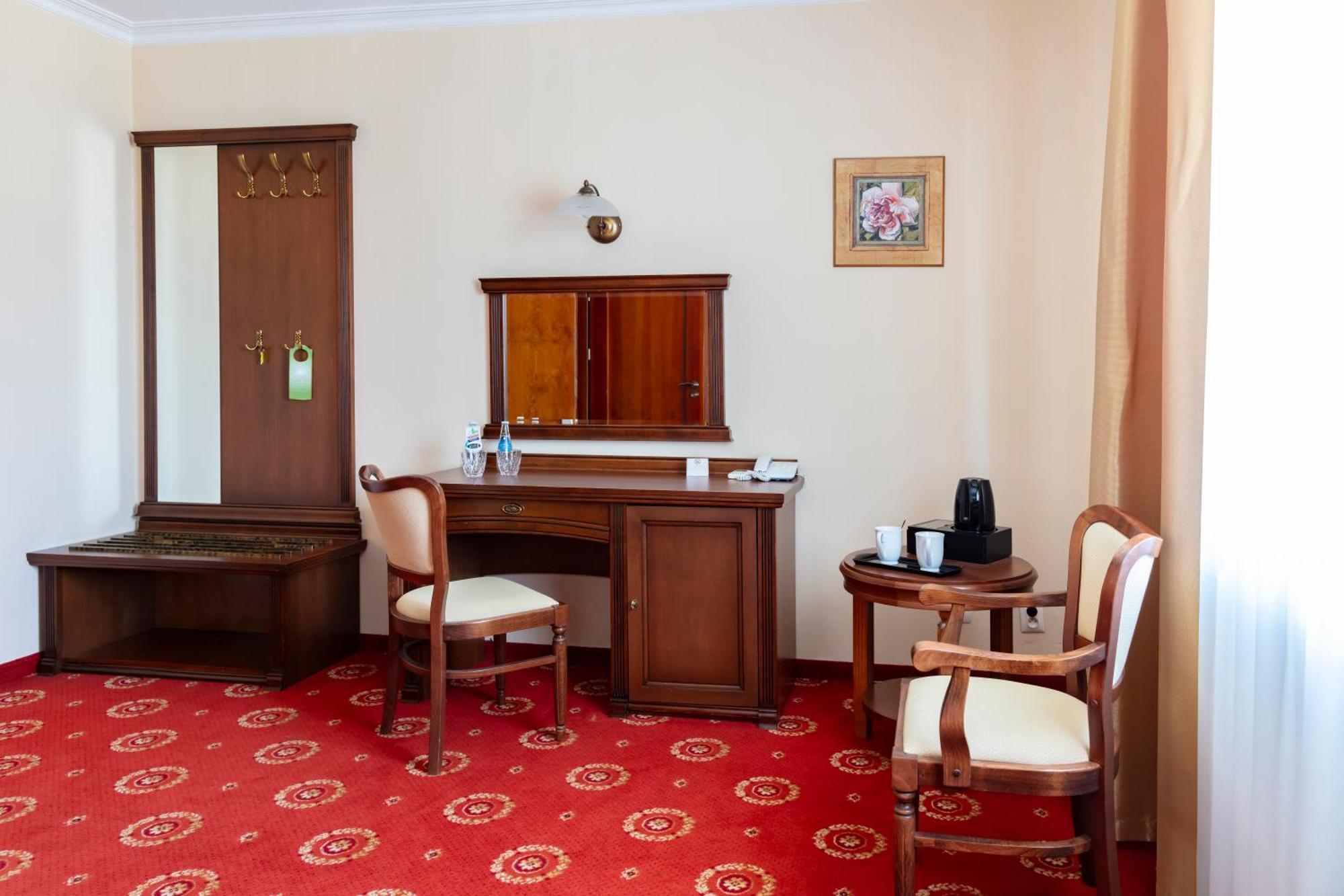 Hotel Arkadia Royal วอร์ซอ ภายนอก รูปภาพ