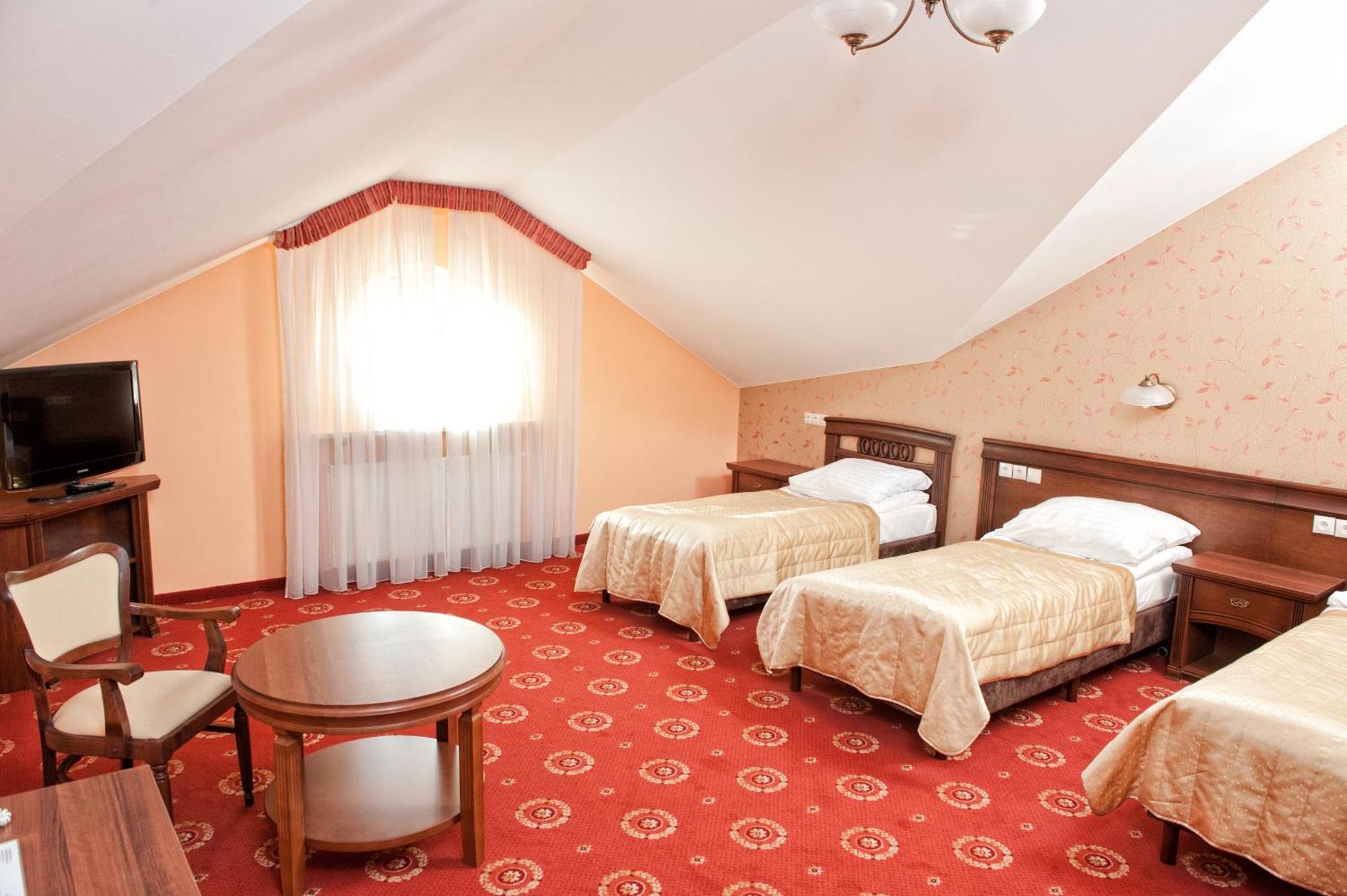 Hotel Arkadia Royal วอร์ซอ ภายนอก รูปภาพ